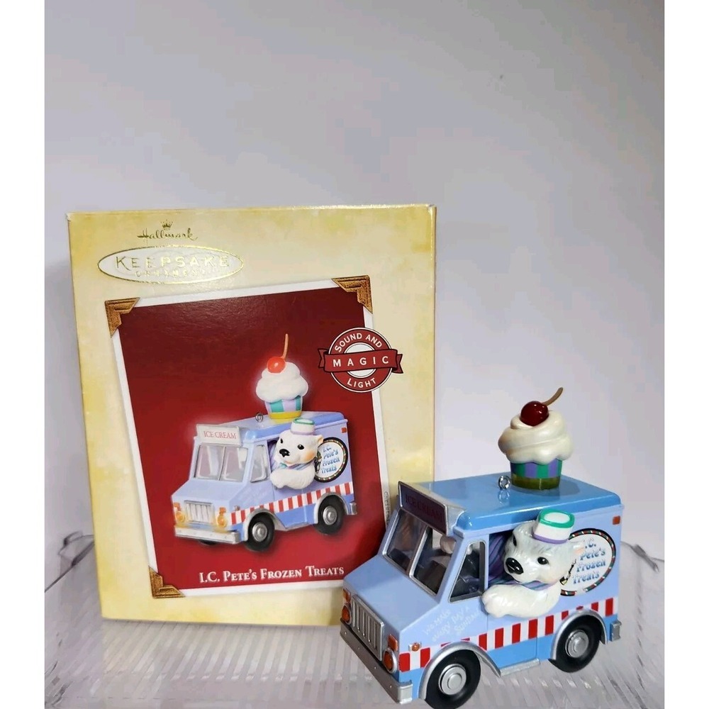 Hallmark Keepsake 2005 I.C. Pete's Frozen Treats Sound & Light Ornament QLX7595